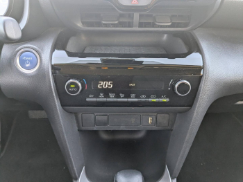 Photo 16 du bon plan TOYOTA Yaris Cross 116h Design MY22 occasion à 20980 €