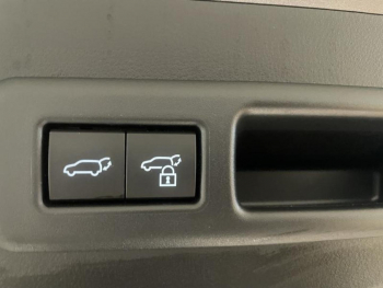 Photo 7 du bon plan LEXUS NX 450h+ Executive 4WD occasion à 48890 €