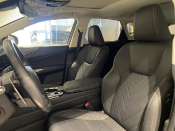 Photo 14 du bon plan LEXUS NX 450h+ Executive 4WD occasion à 48890 €
