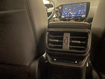 Photo 18 du bon plan LEXUS NX 450h+ Executive 4WD occasion à 48890 €