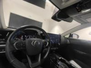 Photo 26 du bon plan LEXUS NX 450h+ Executive 4WD occasion à 48890 €