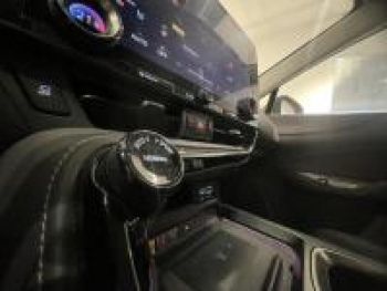 Photo 27 du bon plan LEXUS NX 450h+ Executive 4WD occasion à 48890 €