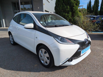Photo 2 du bon plan TOYOTA Aygo 1.0 VVT-i 69ch Stop&Start x-play 3p occasion à 8900 €