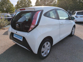 Photo 4 du bon plan TOYOTA Aygo 1.0 VVT-i 69ch Stop&Start x-play 3p occasion à 8900 €