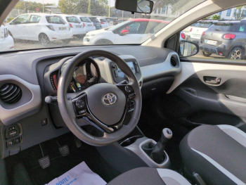 Photo 18 du bon plan TOYOTA Aygo 1.0 VVT-i 69ch Stop&Start x-play 3p occasion à 8900 €