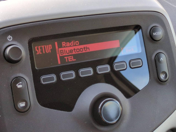 Photo 21 du bon plan TOYOTA Aygo 1.0 VVT-i 69ch Stop&Start x-play 3p occasion à 8900 €