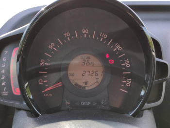 Photo 22 du bon plan TOYOTA Aygo 1.0 VVT-i 69ch Stop&Start x-play 3p occasion à 8900 €