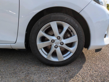 Photo 10 du bon plan TOYOTA Yaris HSD 100h Style 5p occasion à 11990 €