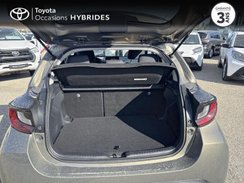 Photo 10 du bon plan TOYOTA Yaris 116h Dynamic Business 5p + Programme Beyond Zero Academy MY22 occasion à 18990 €