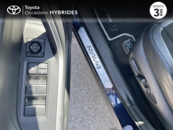 Photo 20 du bon plan TOYOTA RAV4 2.5 Hybride 222ch Collection AWD-i MY22 occasion à 37990 €