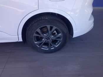 Photo 24 du bon plan FORD Kuga 2.5 Duratec 225ch PHEV ST-Line BVA occasion à 27900 €