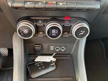 Photo 18 du bon plan RENAULT Captur 1.3 TCe mild hybrid 140ch Techno occasion à 16900 €