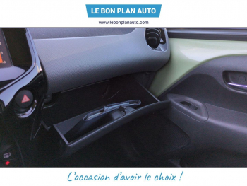 Photo 38 du bon plan PEUGEOT 108 VTi 72 Allure S&S 4cv 5p occasion à 8980 €