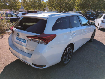 Photo 4 du bon plan TOYOTA Auris Touring Sports HSD 136h Design occasion à 14990 €