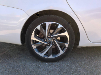 Photo 11 du bon plan TOYOTA Auris Touring Sports HSD 136h Design occasion à 14990 €