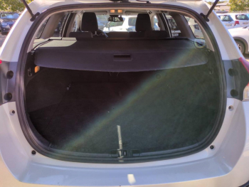 Photo 13 du bon plan TOYOTA Auris Touring Sports HSD 136h Design occasion à 14990 €