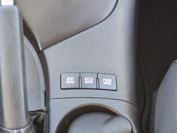 Photo 20 du bon plan TOYOTA Auris Touring Sports HSD 136h Design occasion à 14990 €