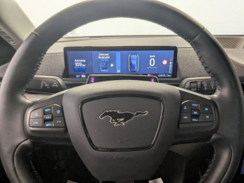 Photo 19 du bon plan FORD Mustang Mach-E 269ch Standard Range 76kWh Mach-E Propulsion occasion à 32990 €