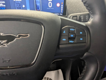 Photo 21 du bon plan FORD Mustang Mach-E 269ch Standard Range 76kWh Mach-E Propulsion occasion à 32990 €