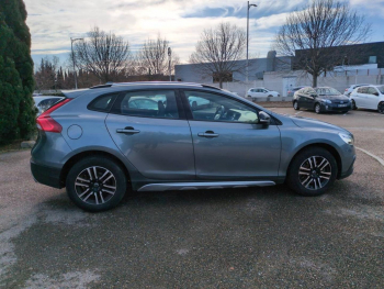 Photo 4 du bon plan VOLVO V40 Cross Country T3 152ch Luxe Geartronic occasion à 11990 €