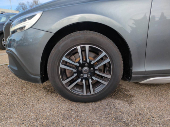 Photo 7 du bon plan VOLVO V40 Cross Country T3 152ch Luxe Geartronic occasion à 11990 €
