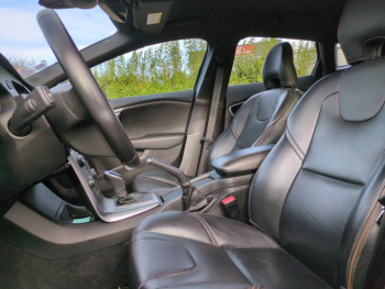 Photo 14 du bon plan VOLVO V40 Cross Country T3 152ch Luxe Geartronic occasion à 11990 €