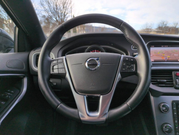 Photo 18 du bon plan VOLVO V40 Cross Country T3 152ch Luxe Geartronic occasion à 11990 €