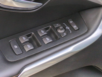 Photo 19 du bon plan VOLVO V40 Cross Country T3 152ch Luxe Geartronic occasion à 11990 €