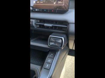 Photo 35 du bon plan TOYOTA RAV4 2.5 Hybride Rechargeable 309ch Graphic AWD-i RC26 occasion à 55500 €