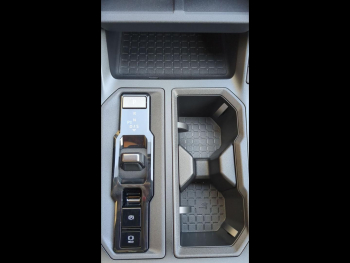 Photo 36 du bon plan TOYOTA RAV4 2.5 Hybride Rechargeable 309ch Graphic AWD-i RC26 occasion à 55500 €