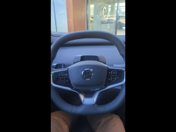 Photo 15 du bon plan VOLVO EX30 P5 Long Range 272ch 69kWh Ultra occasion à 43900 €