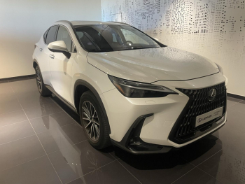 Photo 3 du bon plan LEXUS NX 450h+ Luxe 4WD Pack Design occasion à 42990 €