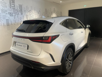 Photo 4 du bon plan LEXUS NX 450h+ Luxe 4WD Pack Design occasion à 42990 €
