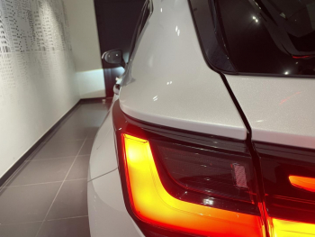 Photo 7 du bon plan LEXUS NX 450h+ Luxe 4WD Pack Design occasion à 42990 €