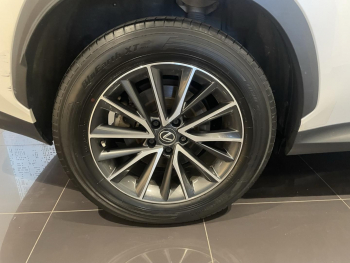 Photo 13 du bon plan LEXUS NX 450h+ Luxe 4WD Pack Design occasion à 42990 €