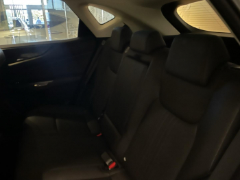 Photo 14 du bon plan LEXUS NX 450h+ Luxe 4WD Pack Design occasion à 42990 €