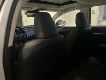 Photo 15 du bon plan LEXUS NX 450h+ Luxe 4WD Pack Design occasion à 42990 €