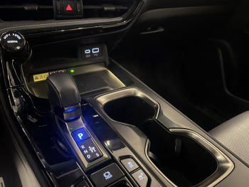 Photo 32 du bon plan LEXUS NX 450h+ Luxe 4WD Pack Design occasion à 42990 €