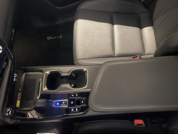Photo 36 du bon plan LEXUS NX 450h+ Luxe 4WD Pack Design occasion à 42990 €