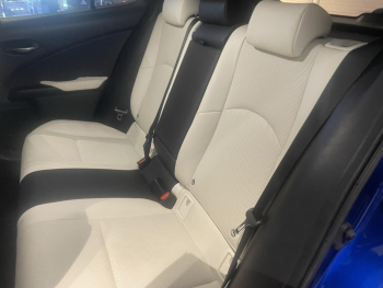 Photo 11 du bon plan LEXUS UX 250h 4WD F SPORT Executive MY19 occasion à 24990 €