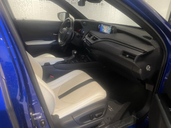 Photo 13 du bon plan LEXUS UX 250h 4WD F SPORT Executive MY19 occasion à 24990 €