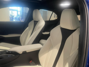 Photo 15 du bon plan LEXUS UX 250h 4WD F SPORT Executive MY19 occasion à 24990 €