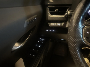 Photo 17 du bon plan LEXUS UX 250h 4WD F SPORT Executive MY19 occasion à 24990 €
