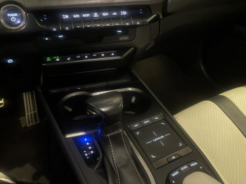 Photo 20 du bon plan LEXUS UX 250h 4WD F SPORT Executive MY19 occasion à 24990 €