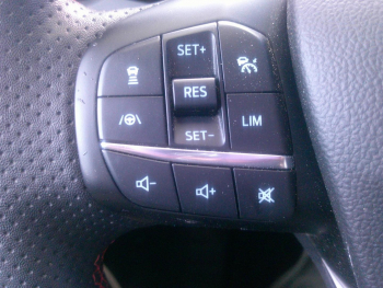 Photo 15 du bon plan FORD Kuga 2.5 Duratec 190ch FHEV E85 Graphite Tech Edition BVA occasion à 29900 €