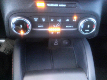 Photo 19 du bon plan FORD Kuga 2.5 Duratec 190ch FHEV E85 Graphite Tech Edition BVA occasion à 29900 €