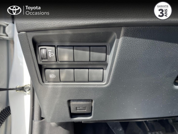Photo 22 du bon plan TOYOTA Yaris 120 VVT-i Dynamic Business 5p MC24 occasion à 16990 €