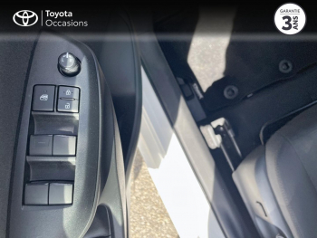 Photo 23 du bon plan TOYOTA Yaris 120 VVT-i Dynamic Business 5p MC24 occasion à 16990 €