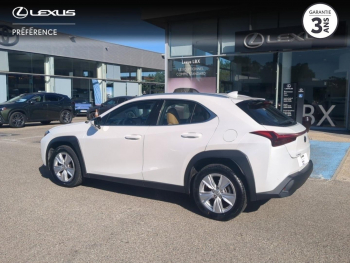 Photo 2 du bon plan LEXUS UX 250h Pack Business 2WD occasion à 25990 €