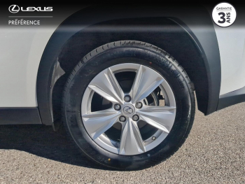 Photo 4 du bon plan LEXUS UX 250h Pack Business 2WD occasion à 25990 €